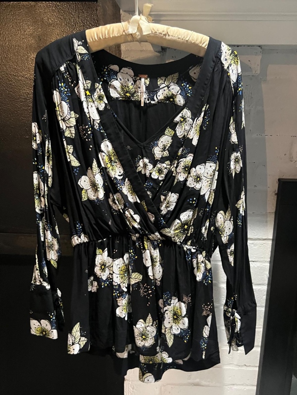 NWOT | Free People | Blouse | Long Sleeves | Size = XS
